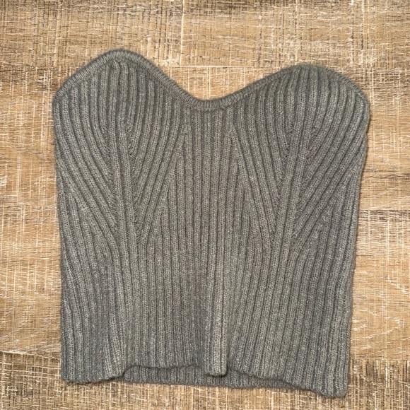 HYFVE Tops - HYFVE (Medium) Light Green Ribbed Cropped Sleeveless Sweater